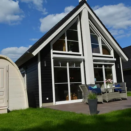 Holiday home Kapitaenshaus Zerpenschleuse *