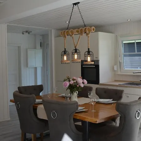 Holiday home Kapitaenshaus Zerpenschleuse Wandlitz