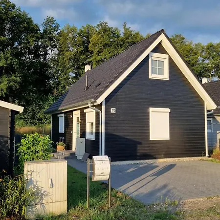 Holiday home Kapitaenshaus Zerpenschleuse Wandlitz